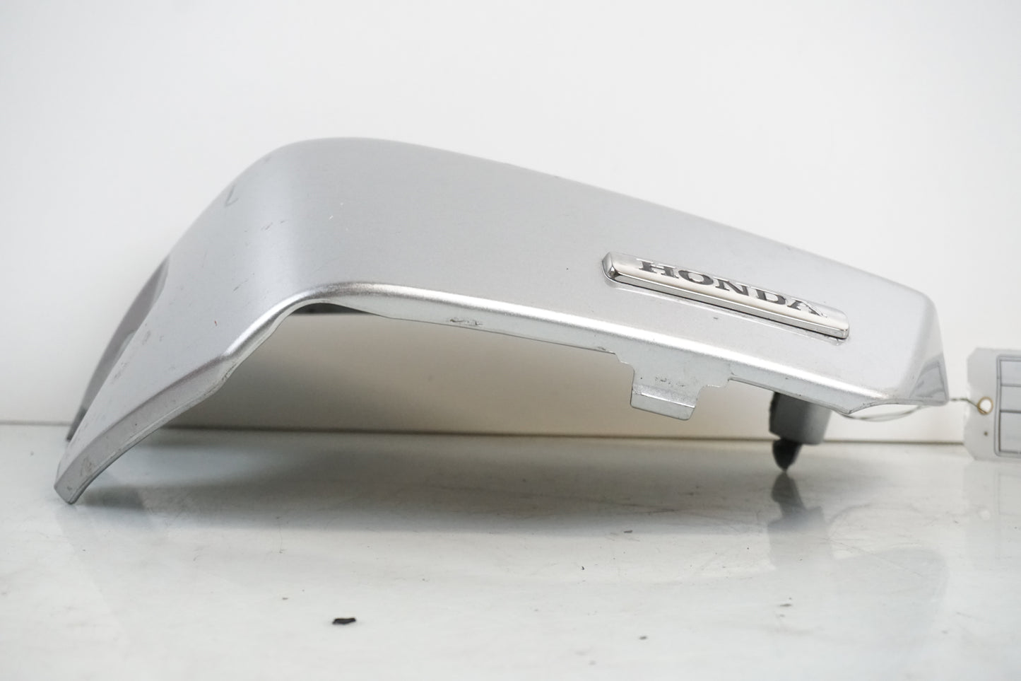 Baksidan på Sidopanel från en Honda VT 750 -2008 motorcykel.