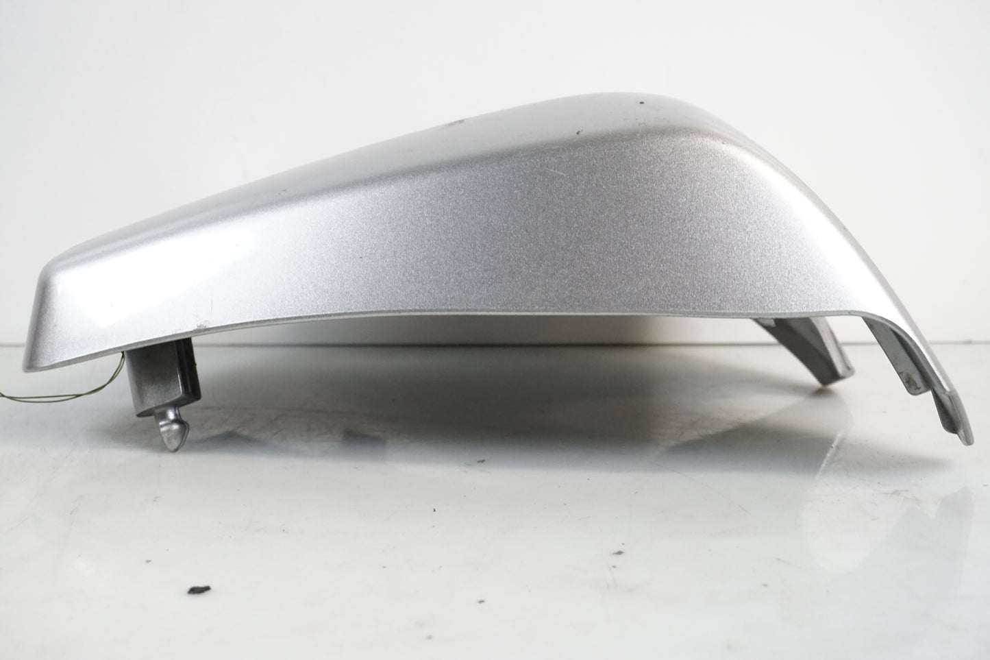 Vänster sida på Sidopanel från en Honda VT 750 -2008 motorcykel.