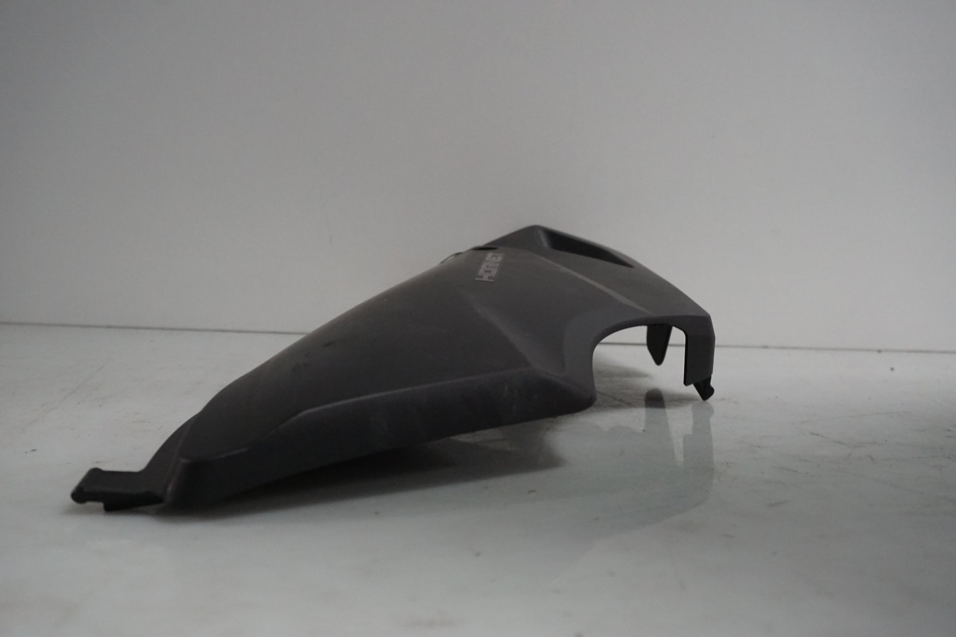 Snett uppifrån på Sidopanel från en Honda CB 600 Hornet -2007 motorcykel.