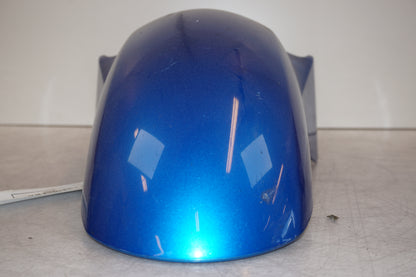 Snett uppifrån på Framskärm från en Kawasaki ZZR 1200 -2002 motorcykel.