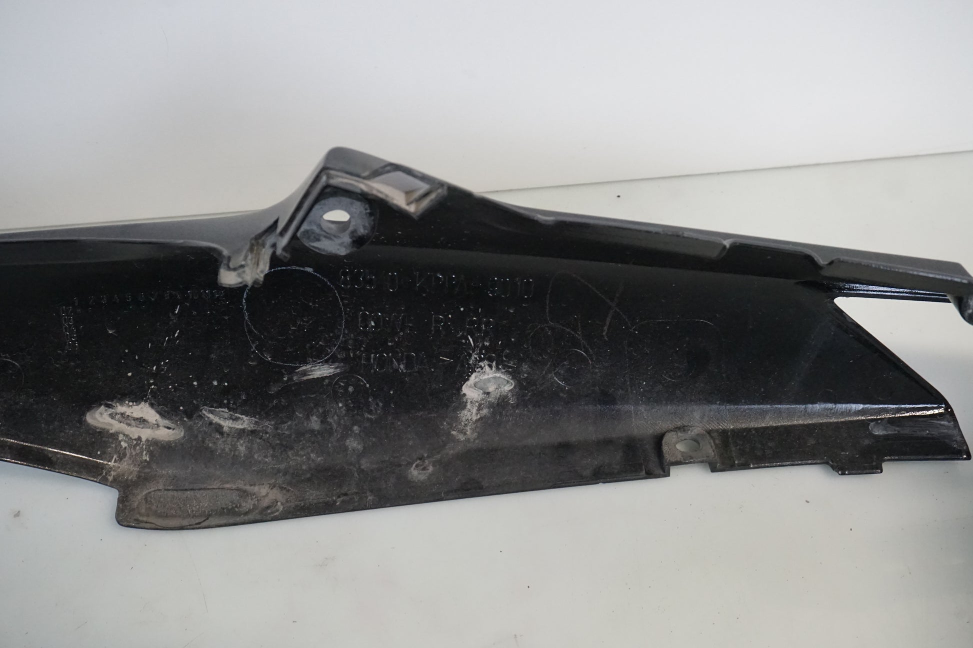 Extrabild1 på Bakvinge från en Honda CBR 125 R -2004 motorcykel.