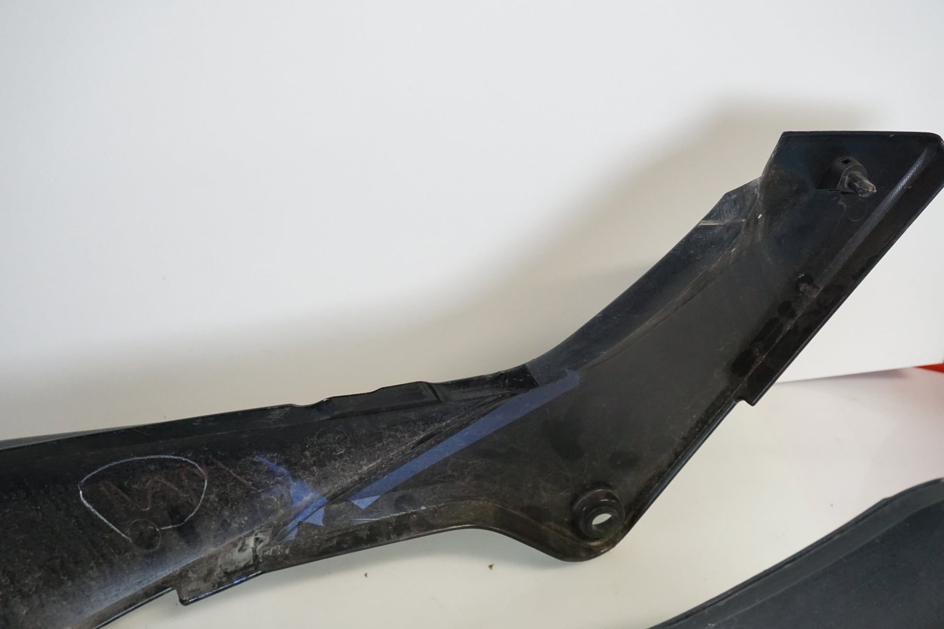 Extrabild4 på Bakvinge från en Honda CBR 125 R -2004 motorcykel.