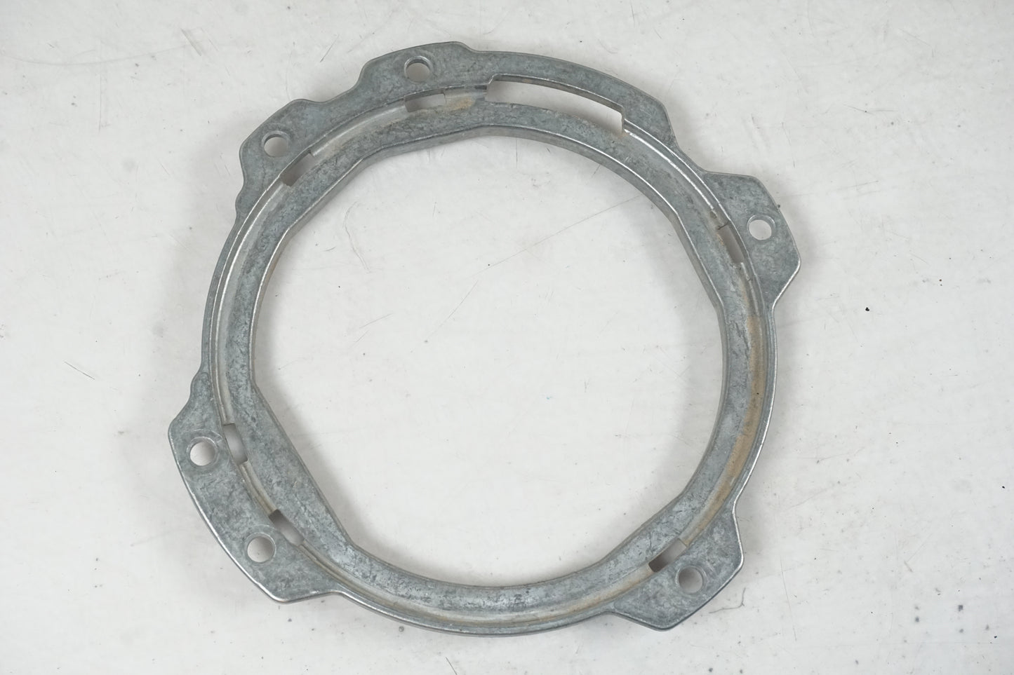 Baksidan på Bensinpump insprut från en BMW R 1200 GSA -2014 motorcykel.