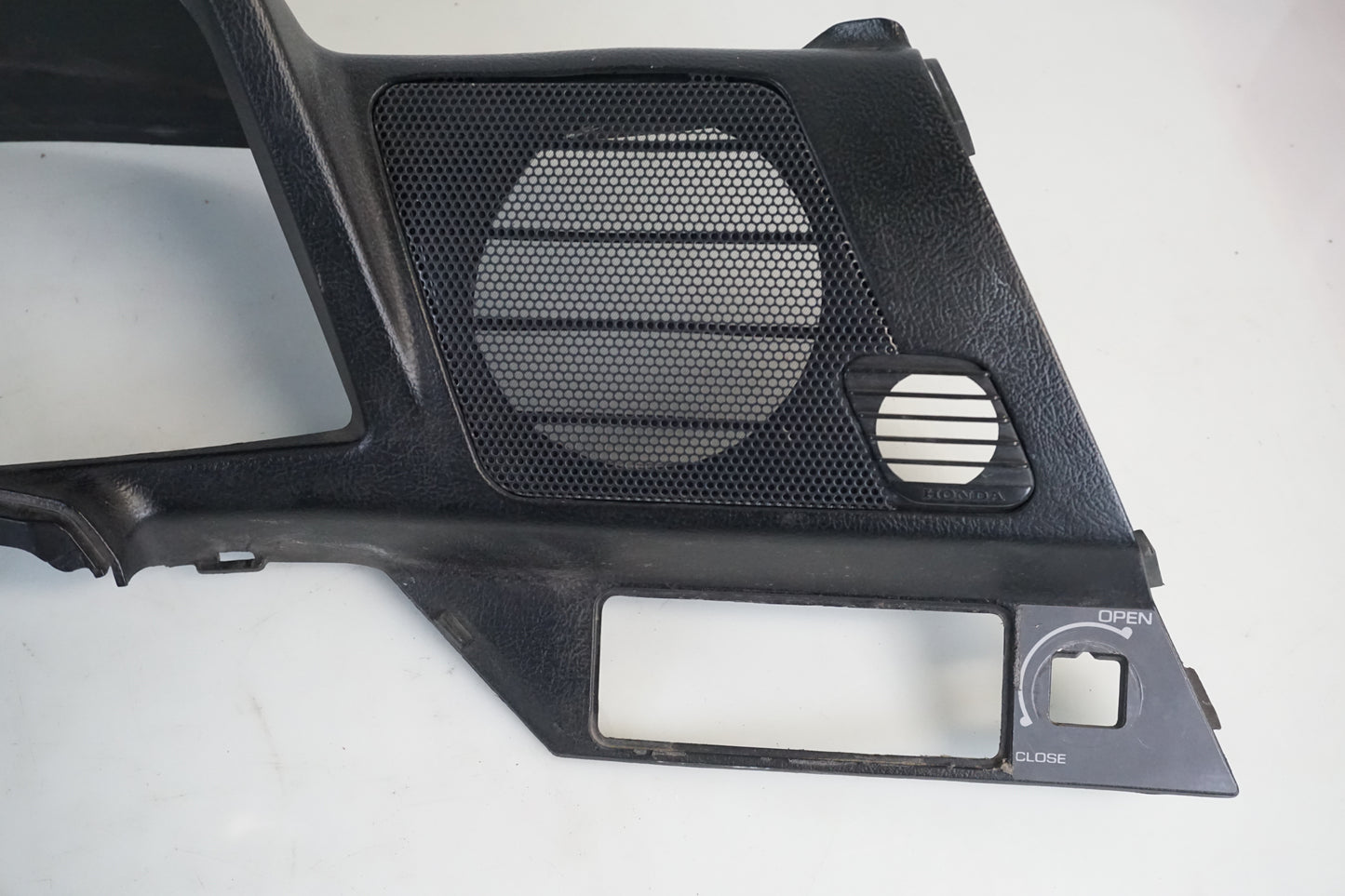 Extrabild1 på Instrumentfront från en Honda GL 1500 -1998 motorcykel.