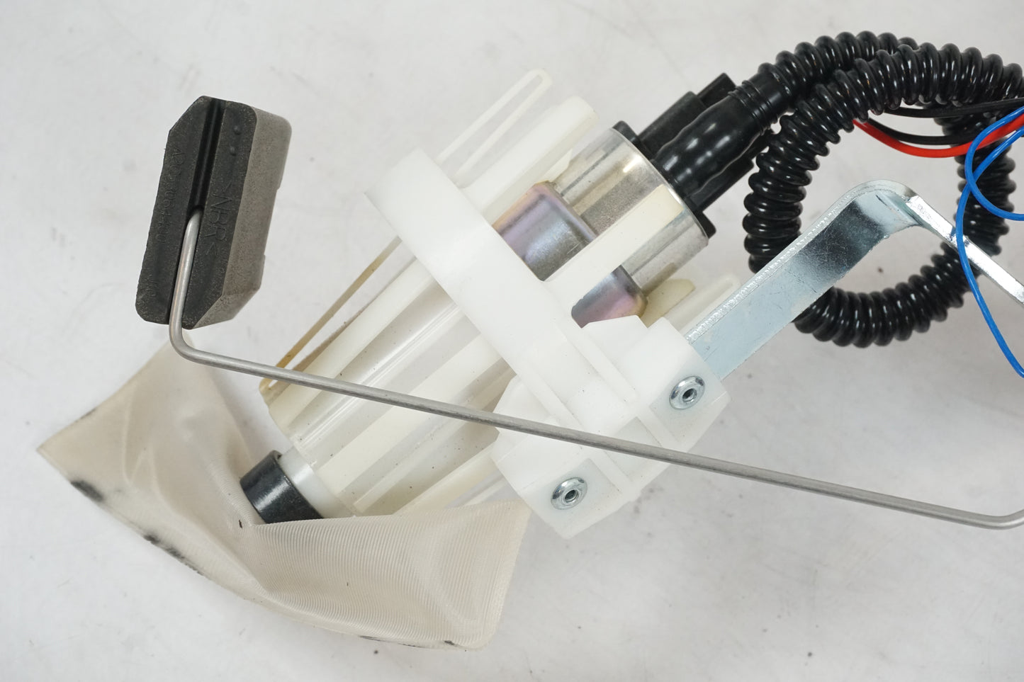 Extrabild1 på Bensinpump insprut från en BMW R 1200 GSA -2014 motorcykel.