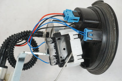 Extrabild2 på Bensinpump insprut från en BMW R 1200 GSA -2014 motorcykel.