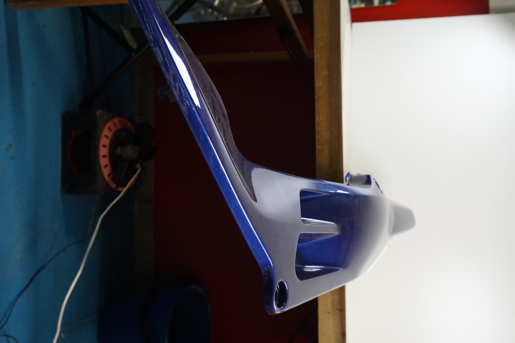 Höger sida på Bakvinge från en Honda VFR 750 -1995 motorcykel.