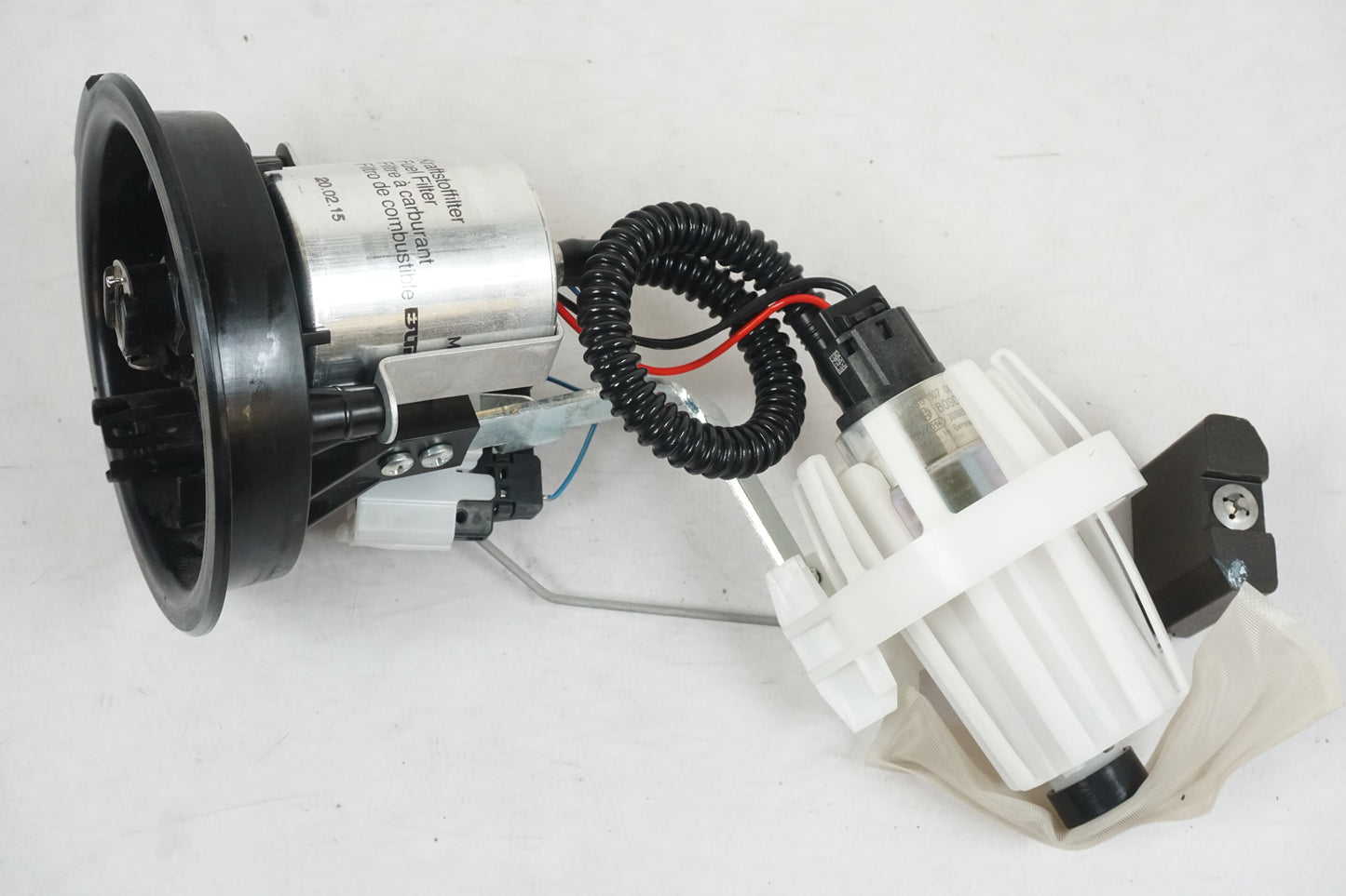 Framsidan på Bensinpump insprut från en BMW R 1200 RS -2015 motorcykel.