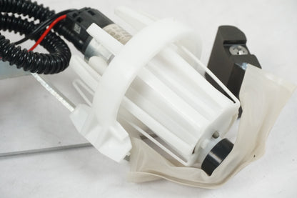 Baksidan på Bensinpump insprut från en BMW R 1200 RS -2015 motorcykel.