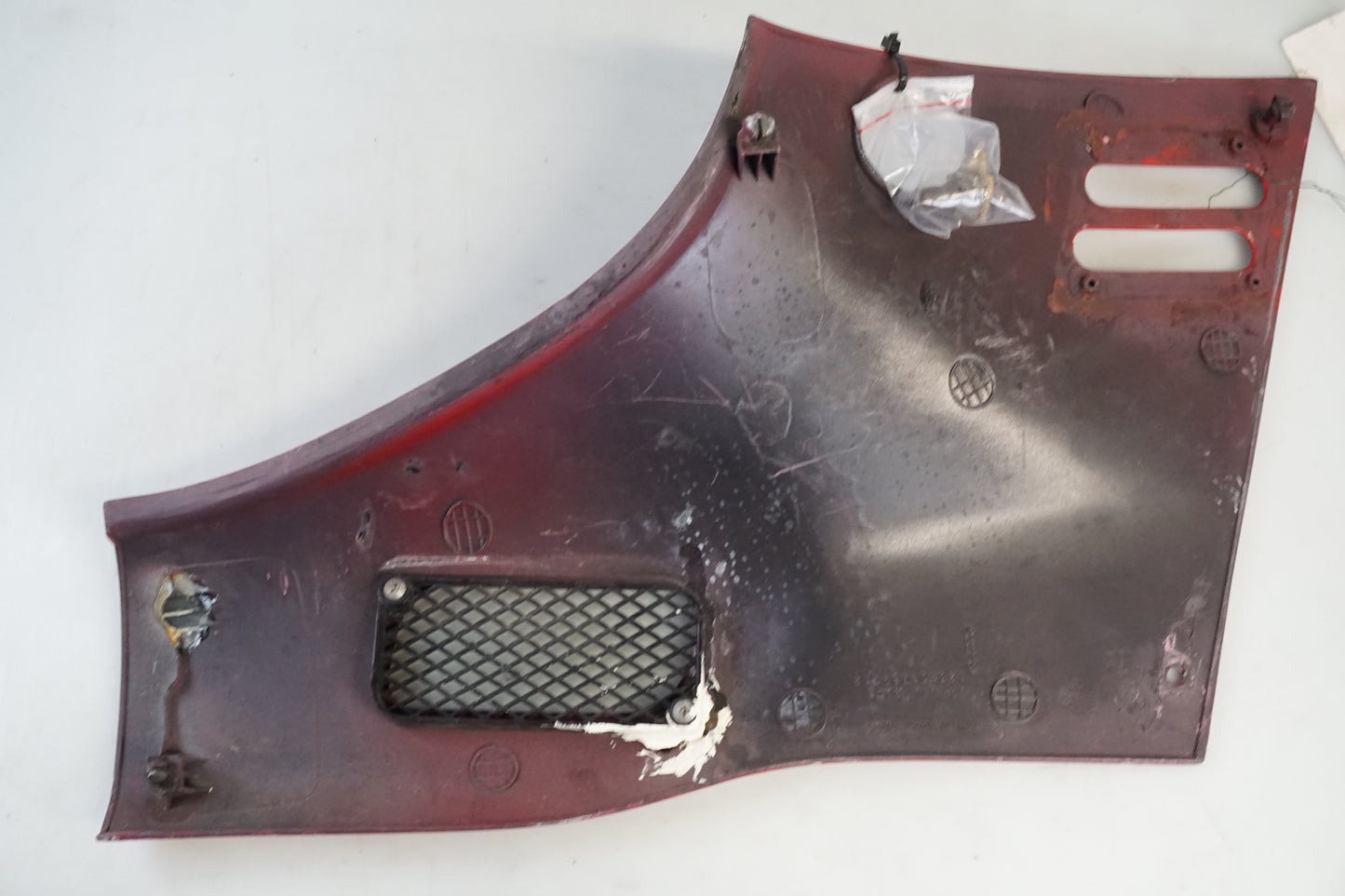 Snett nerifrån på Sidopanel från en Honda CBR 1000 F -1987 motorcykel.