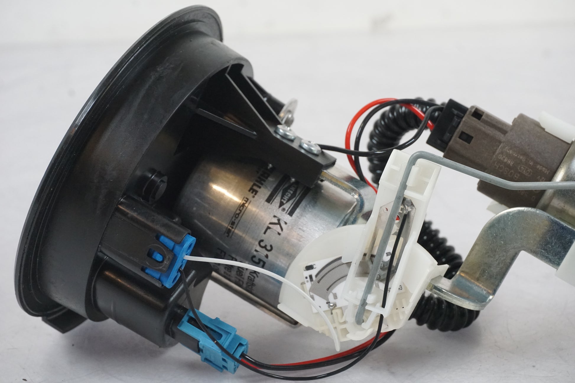 Höger sida på Bensinpump insprut från en BMW F 800 S -2009 motorcykel.