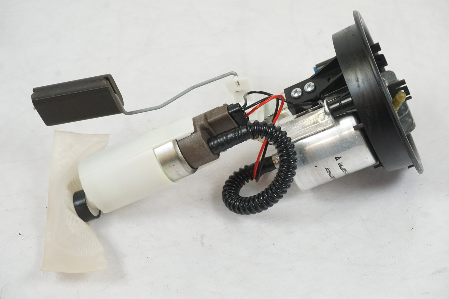 Vänster sida på Bensinpump insprut från en BMW F 800 S -2009 motorcykel.