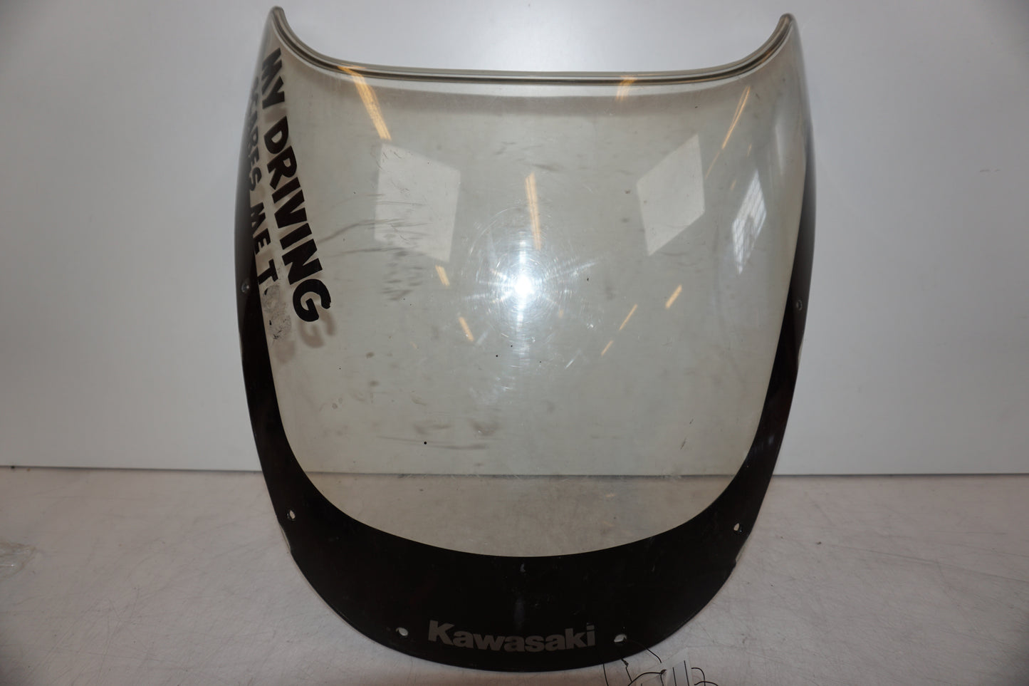 Framsidan på Vindruta från en Kawasaki ZX-9R -1997 motorcykel.