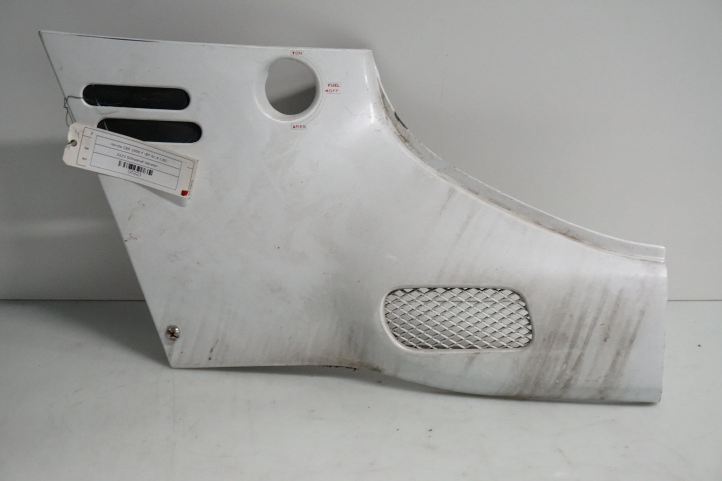 Framsidan på Sidopanel från en Honda CBR 1000 F -1987 motorcykel.