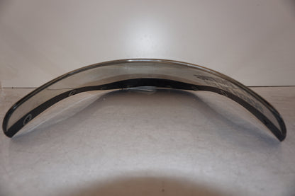 Vänster sida på Vindruta från en Kawasaki ZX-9R -1997 motorcykel.