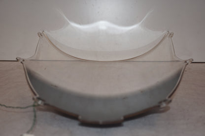 Snett nerifrån på Vindruta från en Kawasaki ZX-9R -2002 motorcykel.