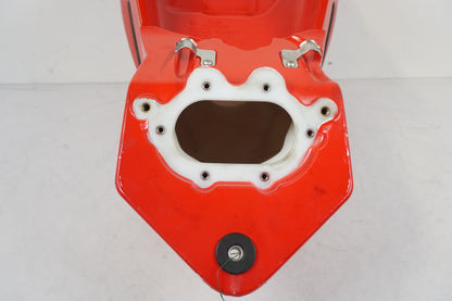 Extrabild4 på Bensintank från en Ducati Streetfighter 1098 -2010 motorcykel.