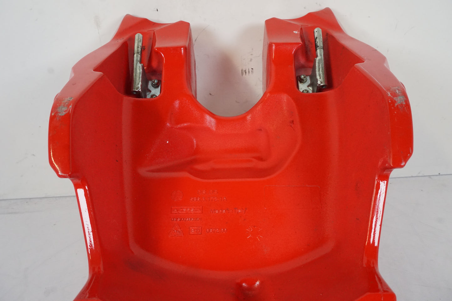 Extrabild5 på Bensintank från en Ducati Streetfighter 1098 -2010 motorcykel.