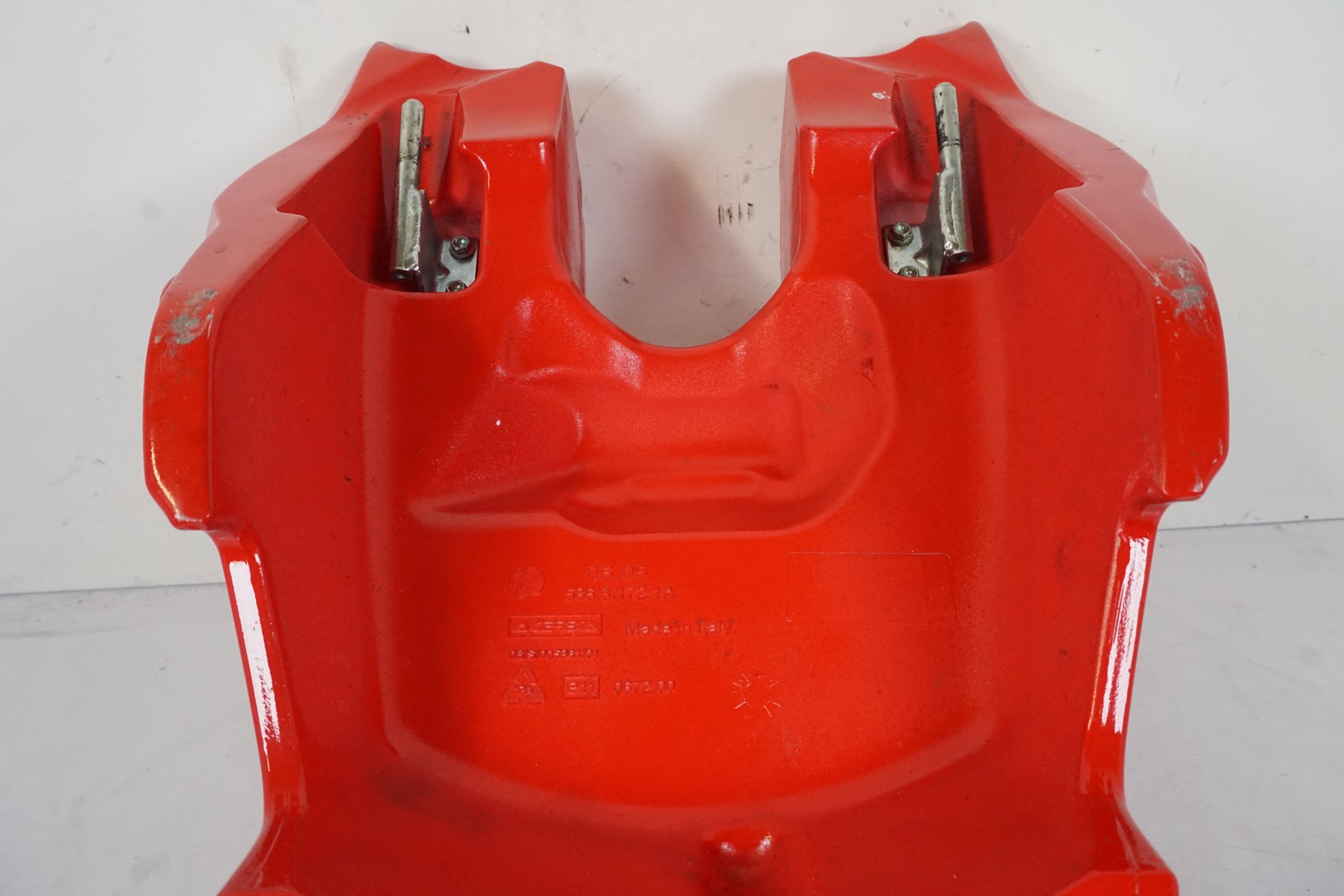 Extrabild5 på Bensintank från en Ducati Streetfighter 1098 -2010 motorcykel.