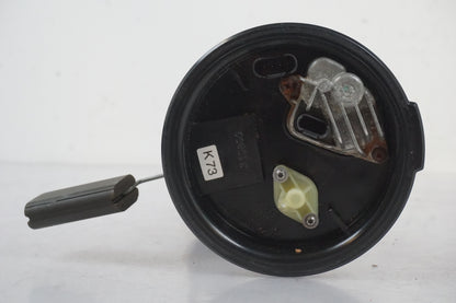 Extrabild2 på Bensinpump insprut från en BMW F 800 R -2010 motorcykel.