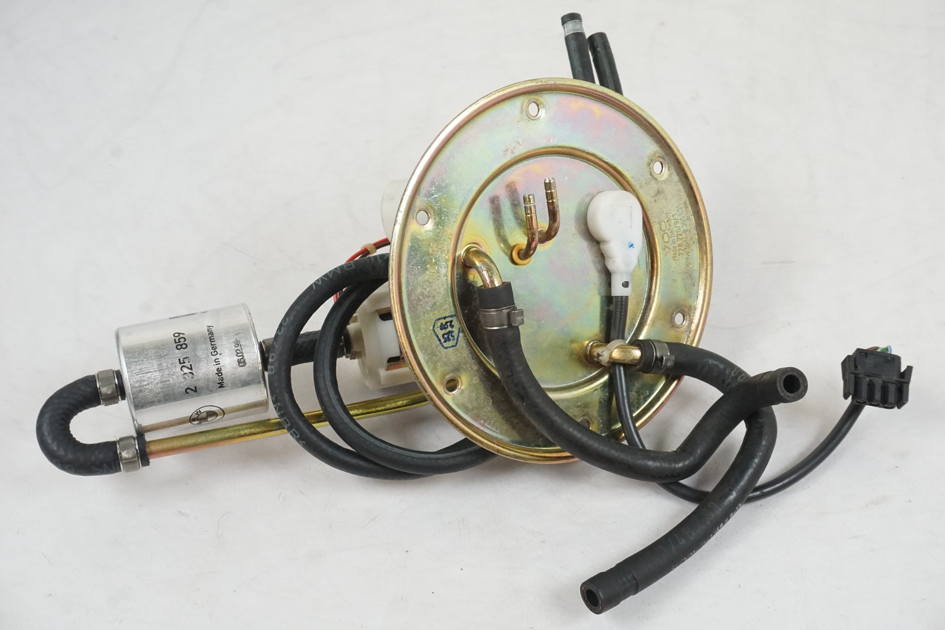 Framsidan på Bensinpump insprut från en BMW R 850 C -1999 motorcykel.