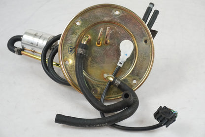 Höger sida på Bensinpump insprut från en BMW R 850 C -1999 motorcykel.