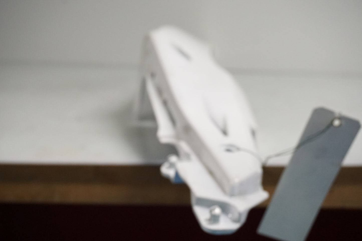 Snett uppifrån på Bakvinge från en Honda CB 500 F -2013 motorcykel.