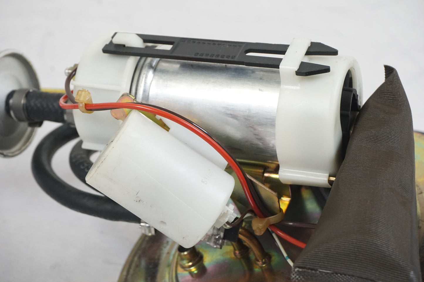 Extrabild3 på Bensinpump insprut från en BMW R 850 C -1999 motorcykel.