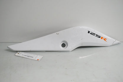 Framsidan på Bakvinge från en Honda CBR 125 R -2011 motorcykel.