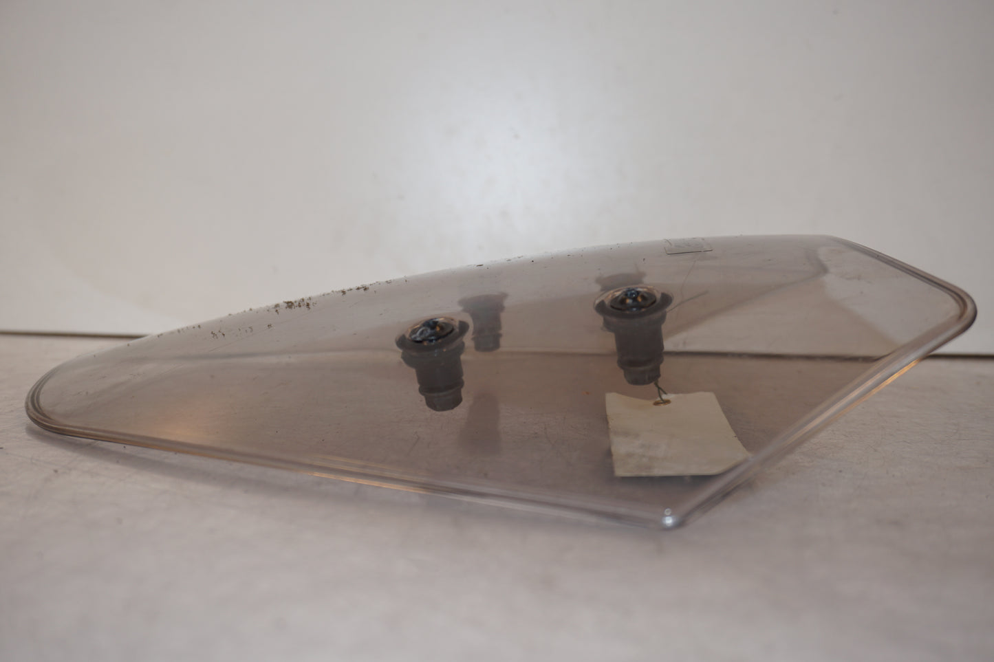 Höger sida på Vindruta från en Kawasaki Versys 650 -2007 motorcykel.