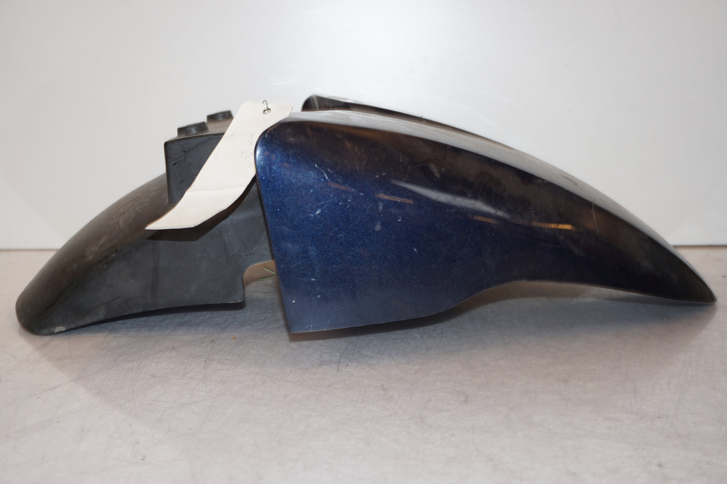 Höger sida på Framskärm från en Suzuki GSX 1100 F -1990 motorcykel.