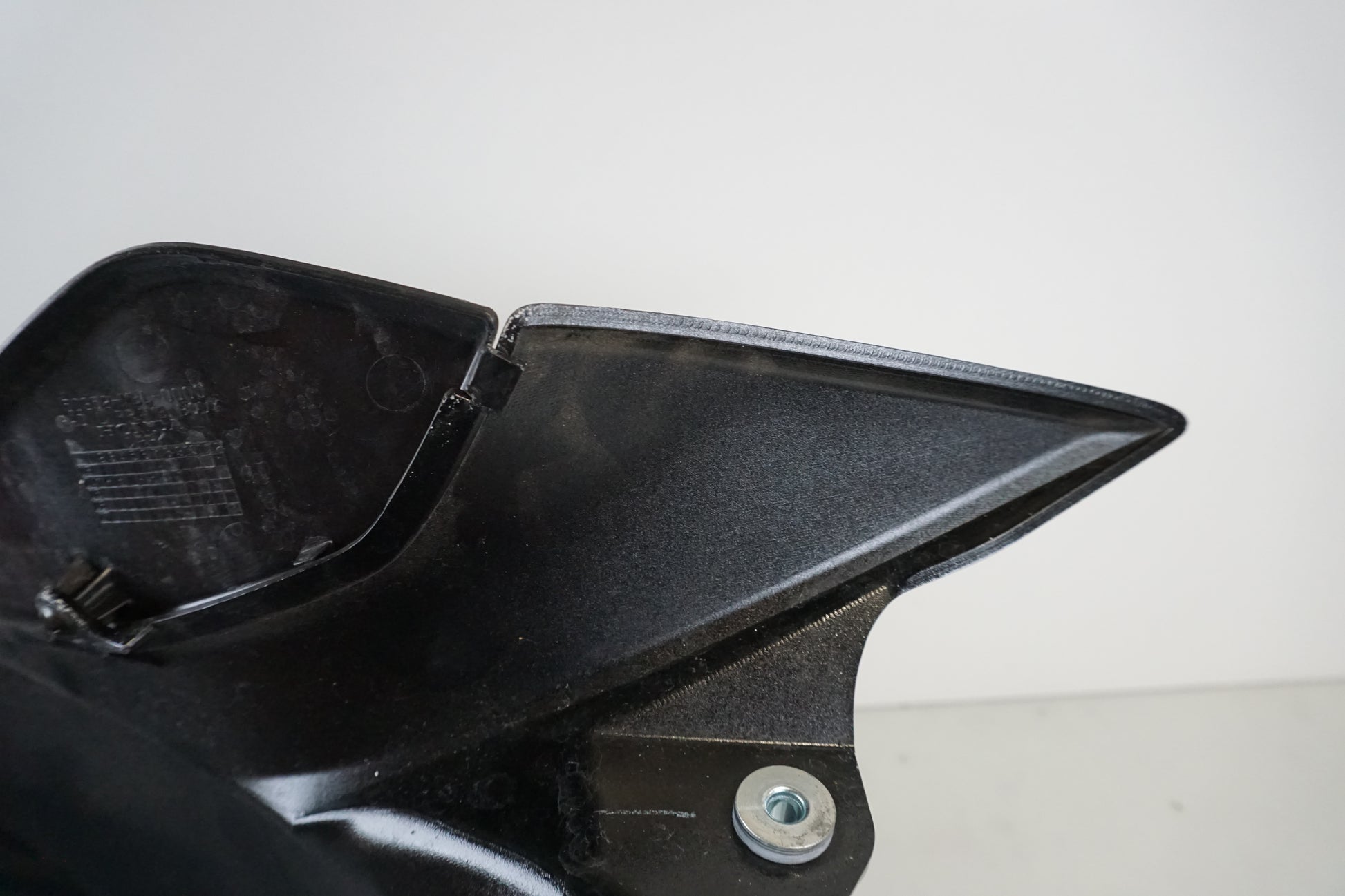 Extrabild3 på Bensintankskåpa från en Honda CBR 1000 F -1987 motorcykel.