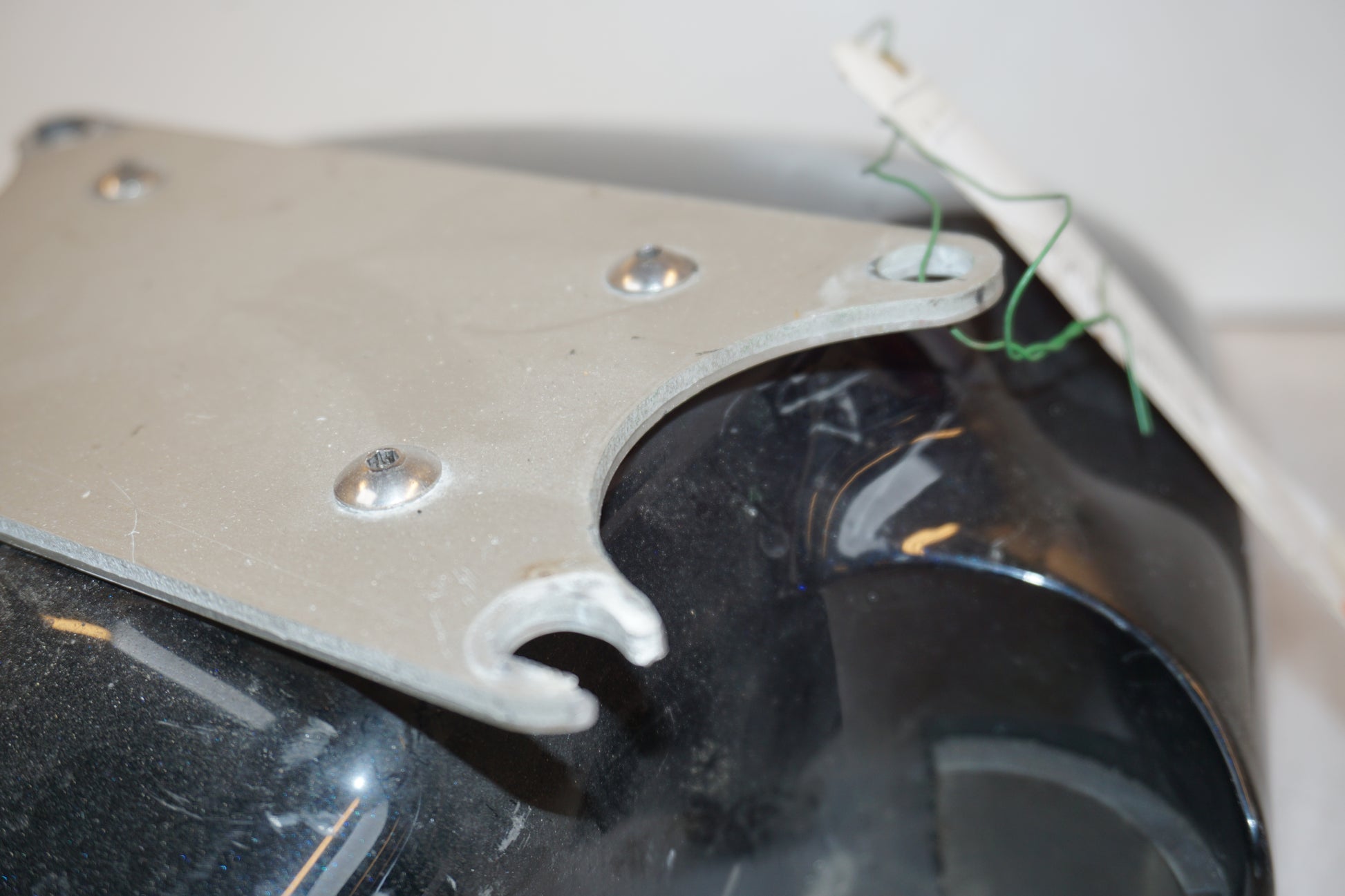 Vänster sida på Framskärm från en Suzuki RF 900 R -1996 motorcykel.