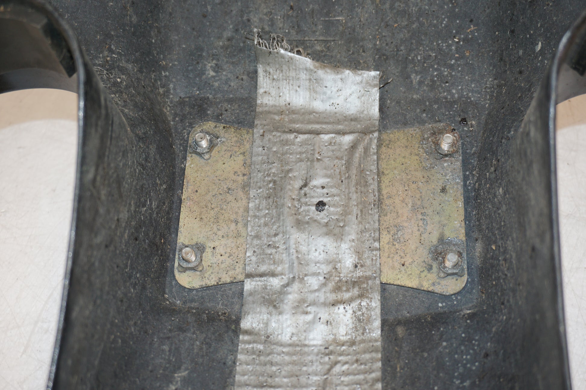 Extrabild4 på Framskärm från en Suzuki RF 900 R -1996 motorcykel.