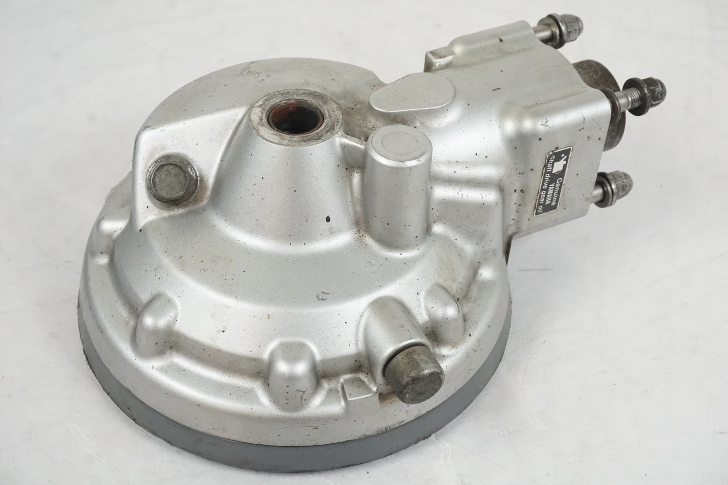 Snett nerifrån på Slutväxel från en Yamaha FJR 1300 -2016 motorcykel.