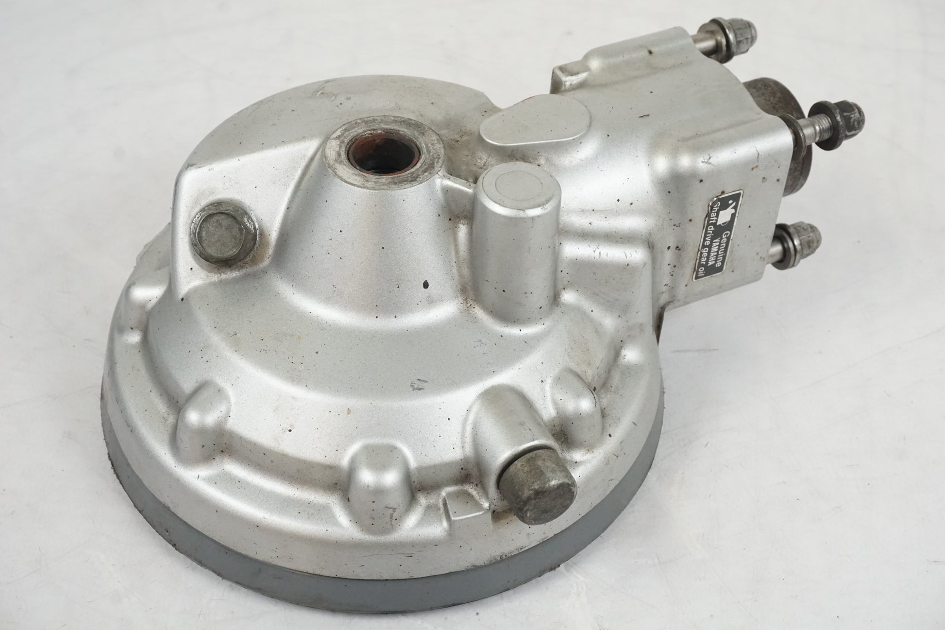 Snett nerifrån på Slutväxel från en Yamaha FJR 1300 -2016 motorcykel.