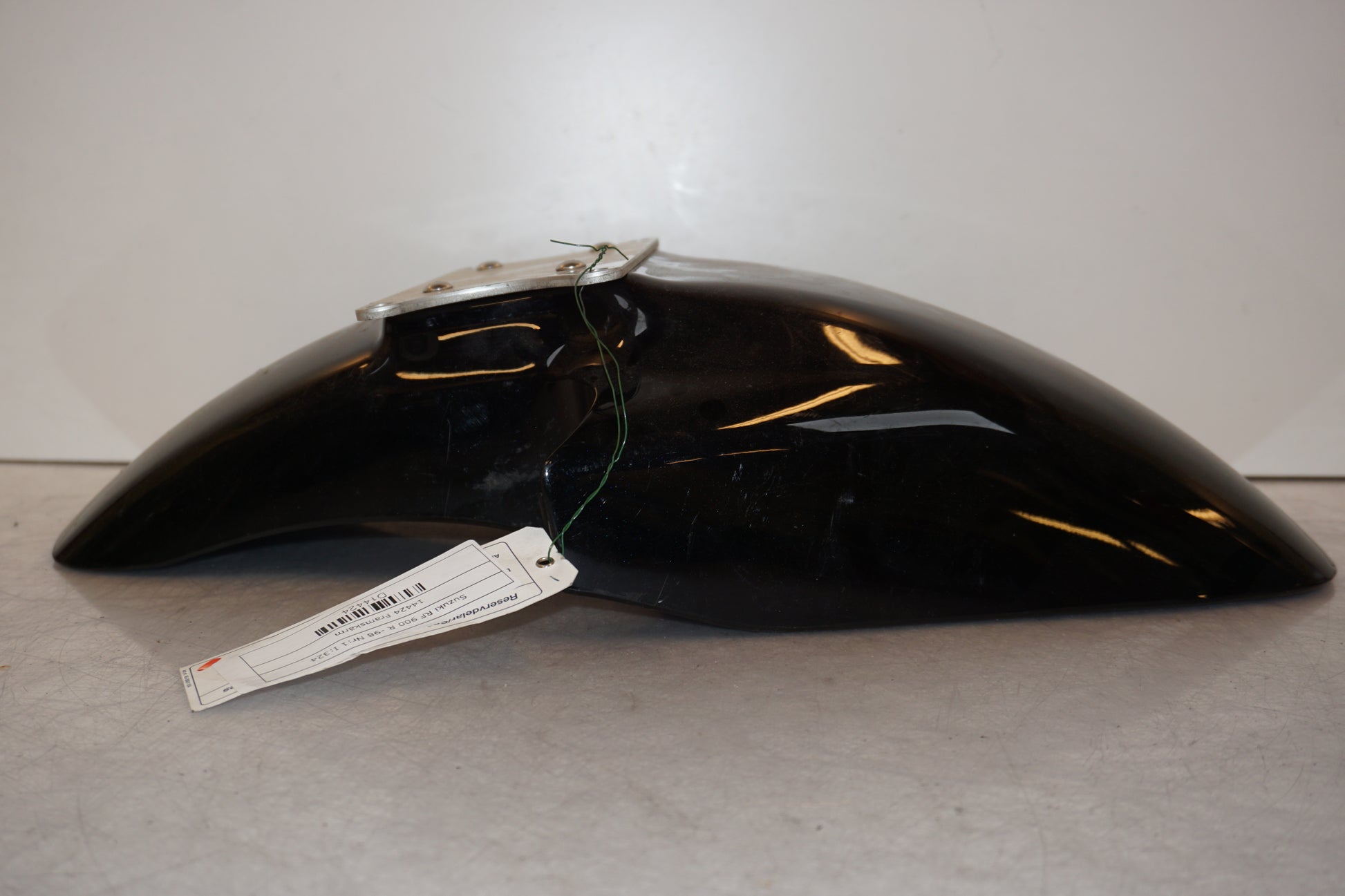 Höger sida på Framskärm från en Suzuki RF 900 R -1998 motorcykel.