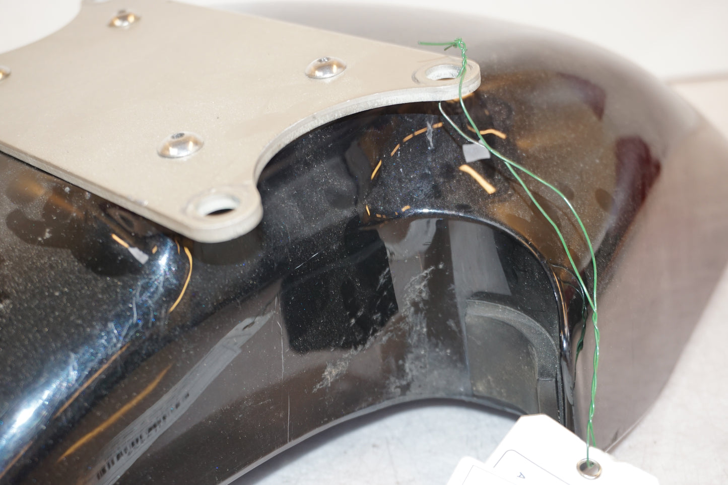 Vänster sida på Framskärm från en Suzuki RF 900 R -1998 motorcykel.