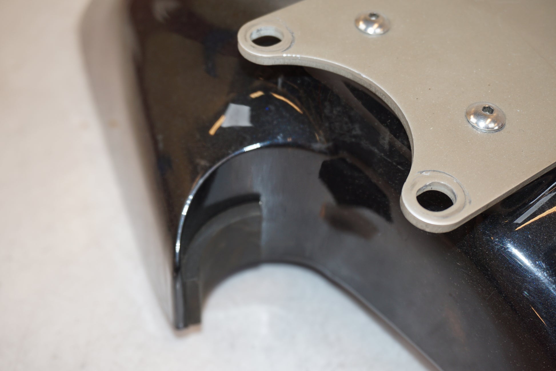 Extrabild1 på Framskärm från en Suzuki RF 900 R -1998 motorcykel.