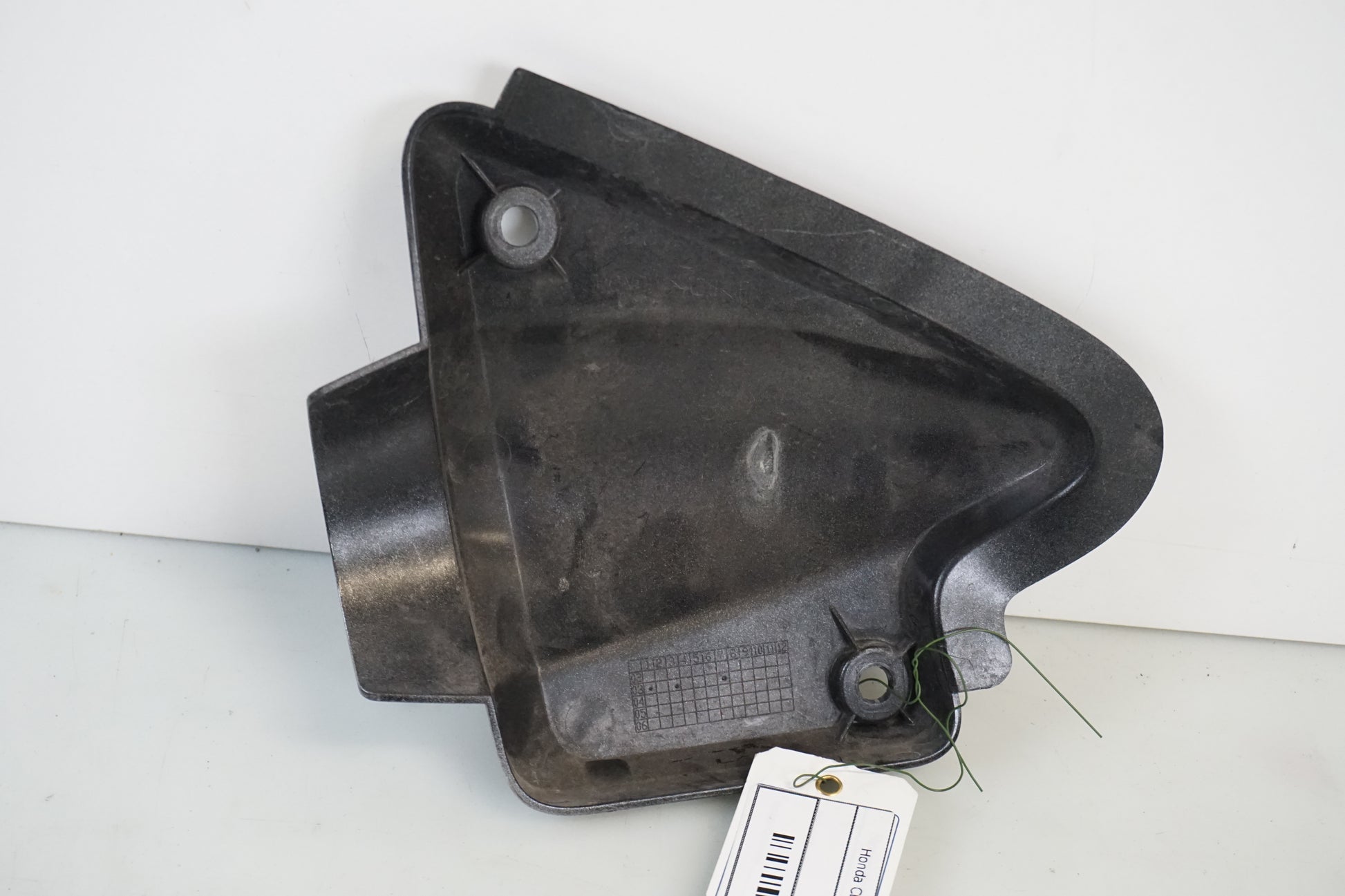 Snett nerifrån på Sidopanel från en Honda CB 1300 F -2004 motorcykel.