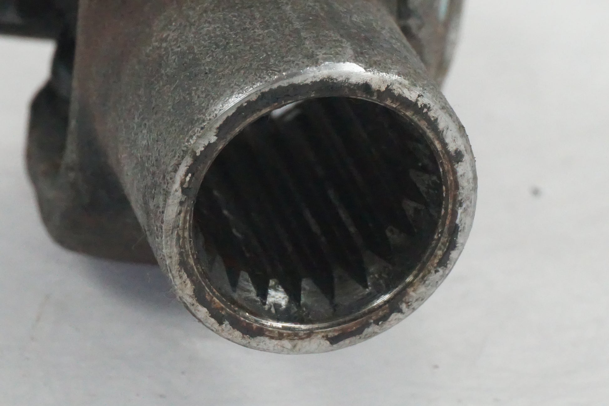 Snett nerifrån på Kardanknut från en Yamaha FJR 1300 -2002 motorcykel.