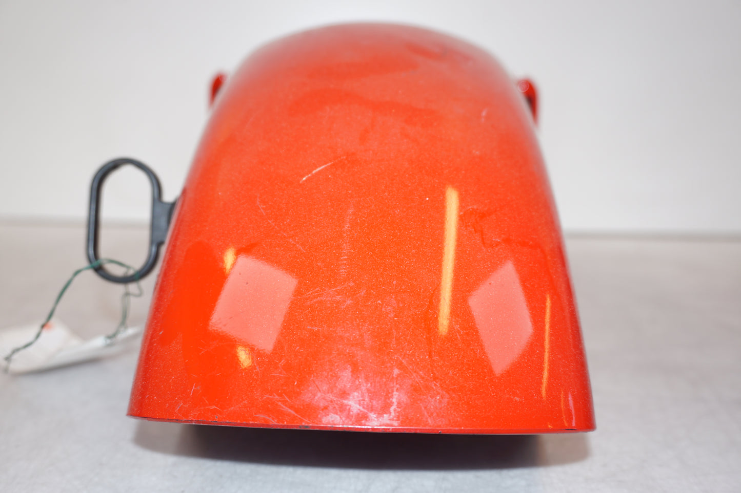 Snett uppifrån på Framskärm från en Kawasaki GPX 600 -1994 motorcykel.