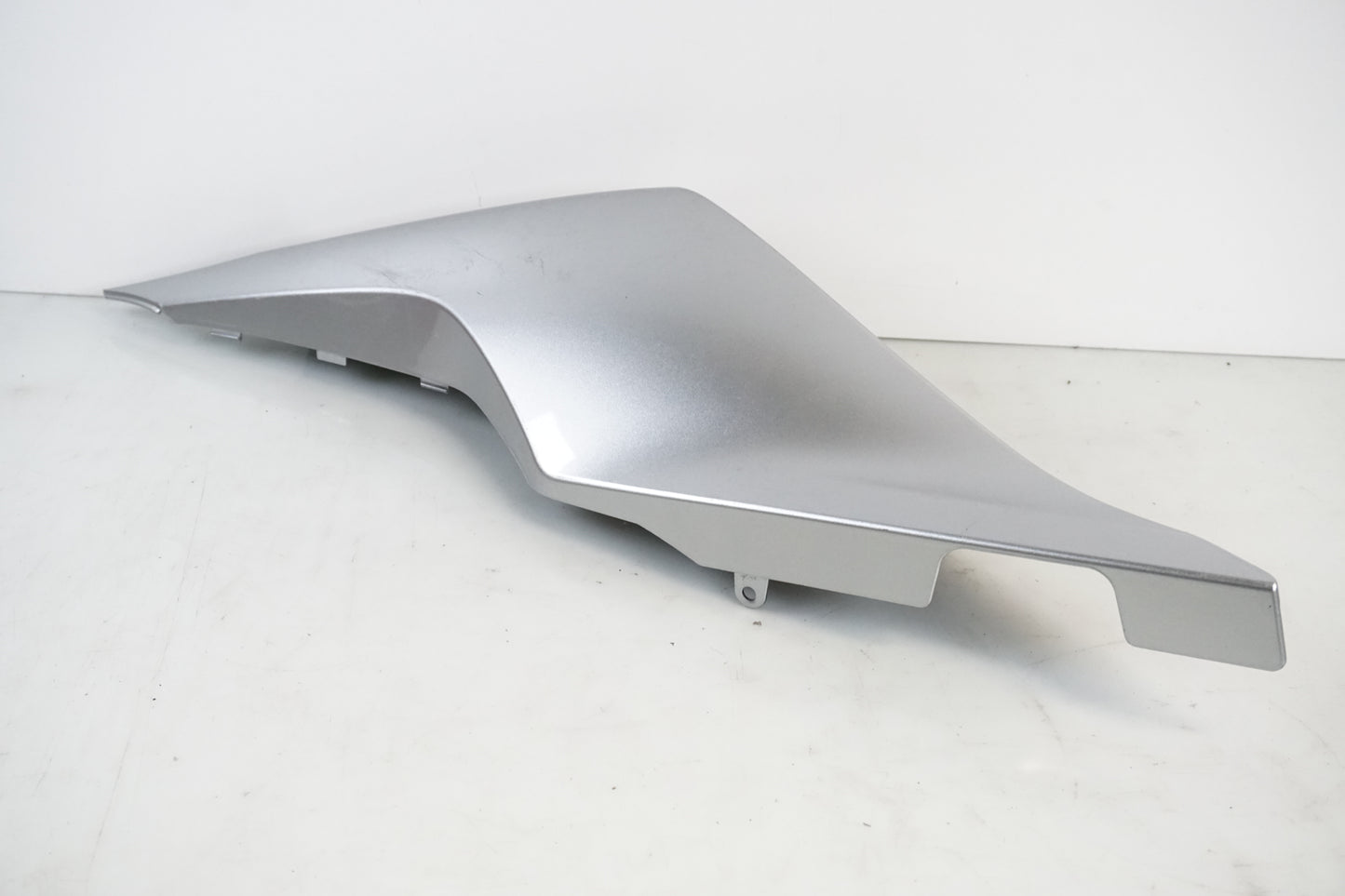 Baksidan på Sidopanel från en Honda VFR 1200 -2010 motorcykel.