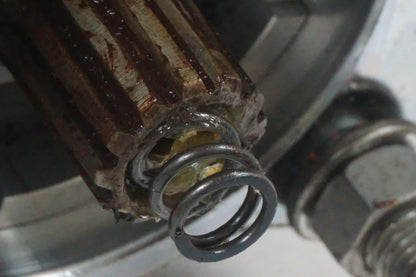 Snett nerifrån på Slutväxel från en Yamaha XV 535 -1999 motorcykel.