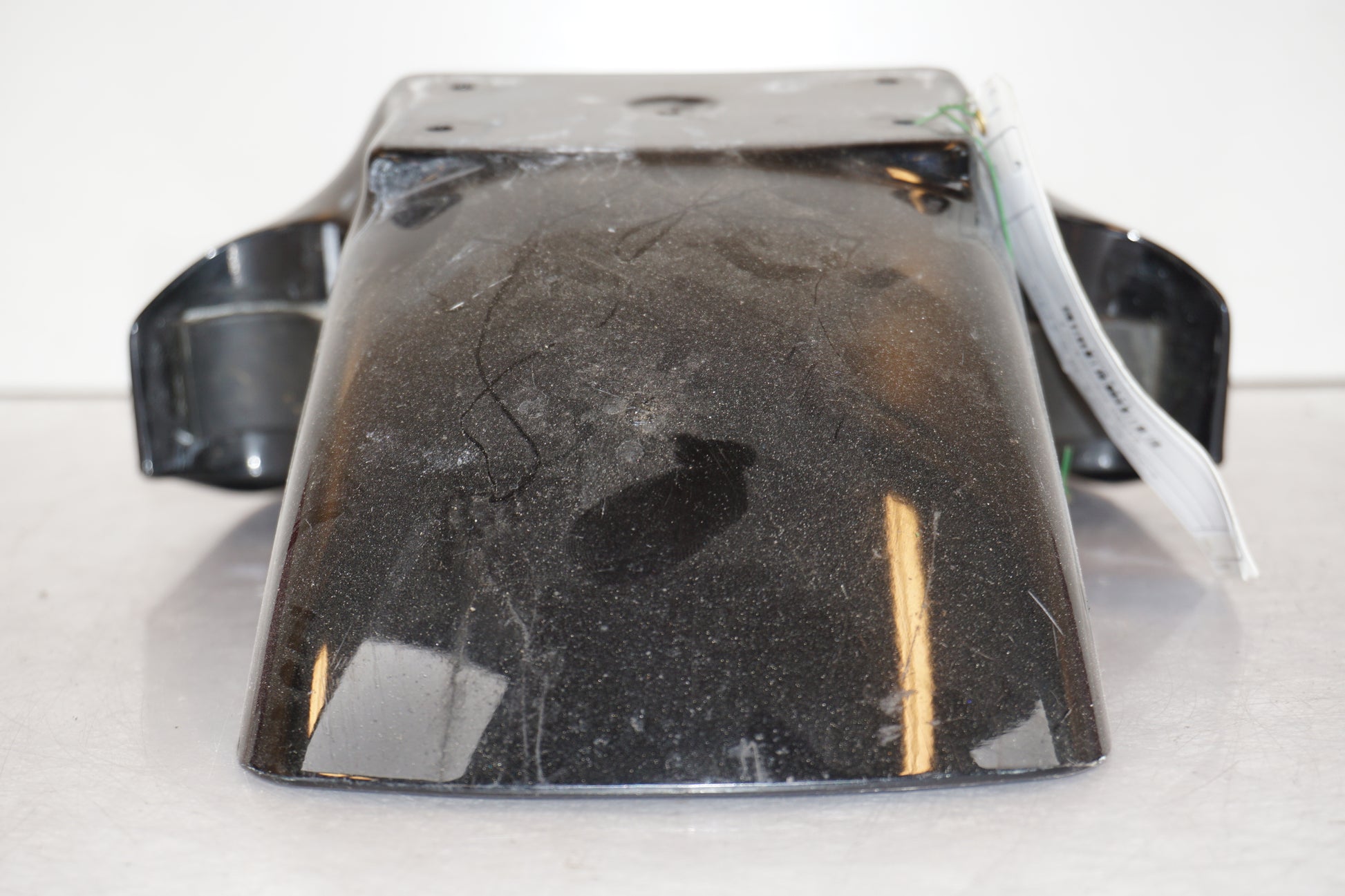 Baksidan på Framskärm från en Suzuki RF 900 R -1998 motorcykel.