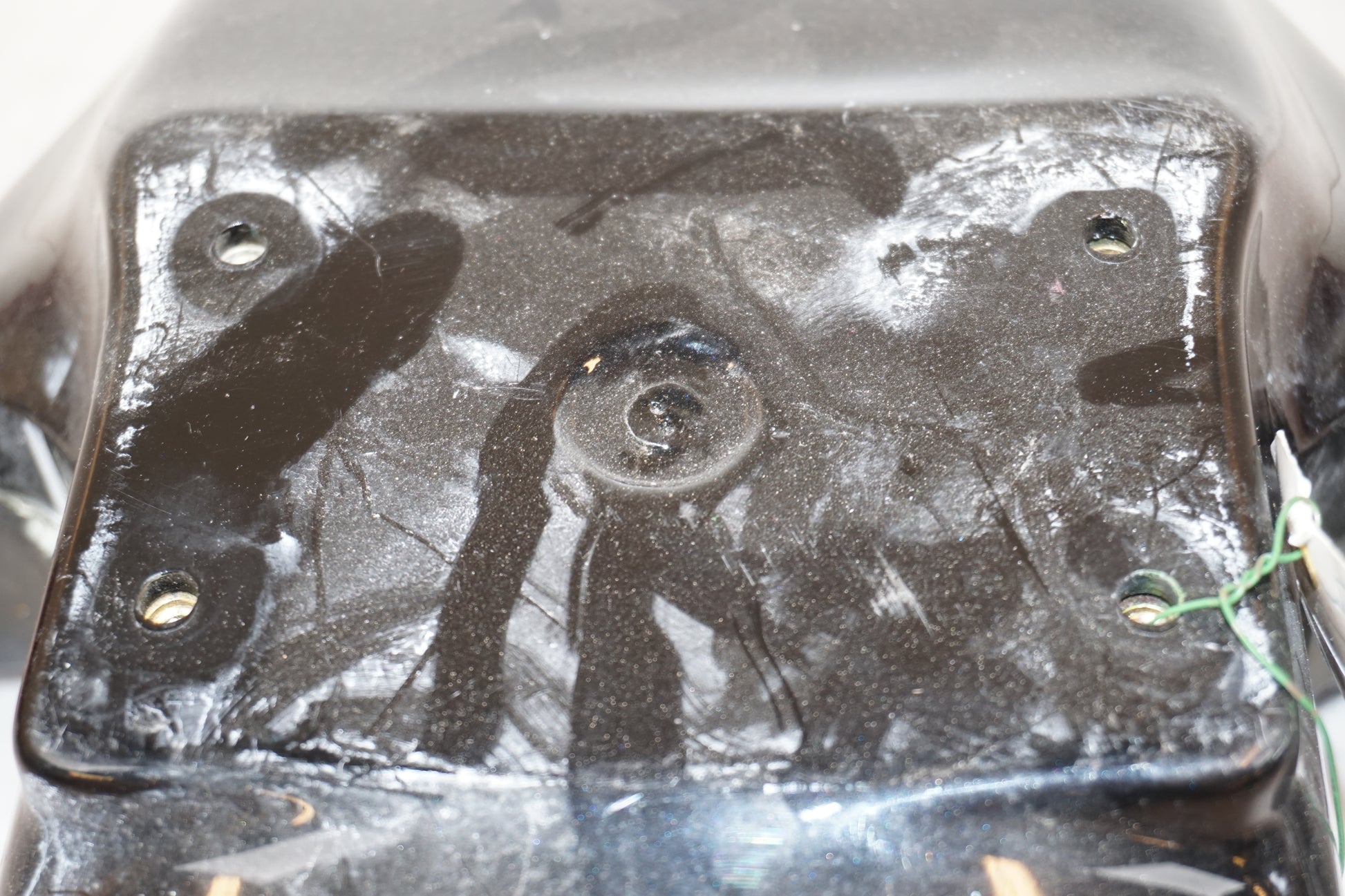 Höger sida på Framskärm från en Suzuki RF 900 R -1998 motorcykel.