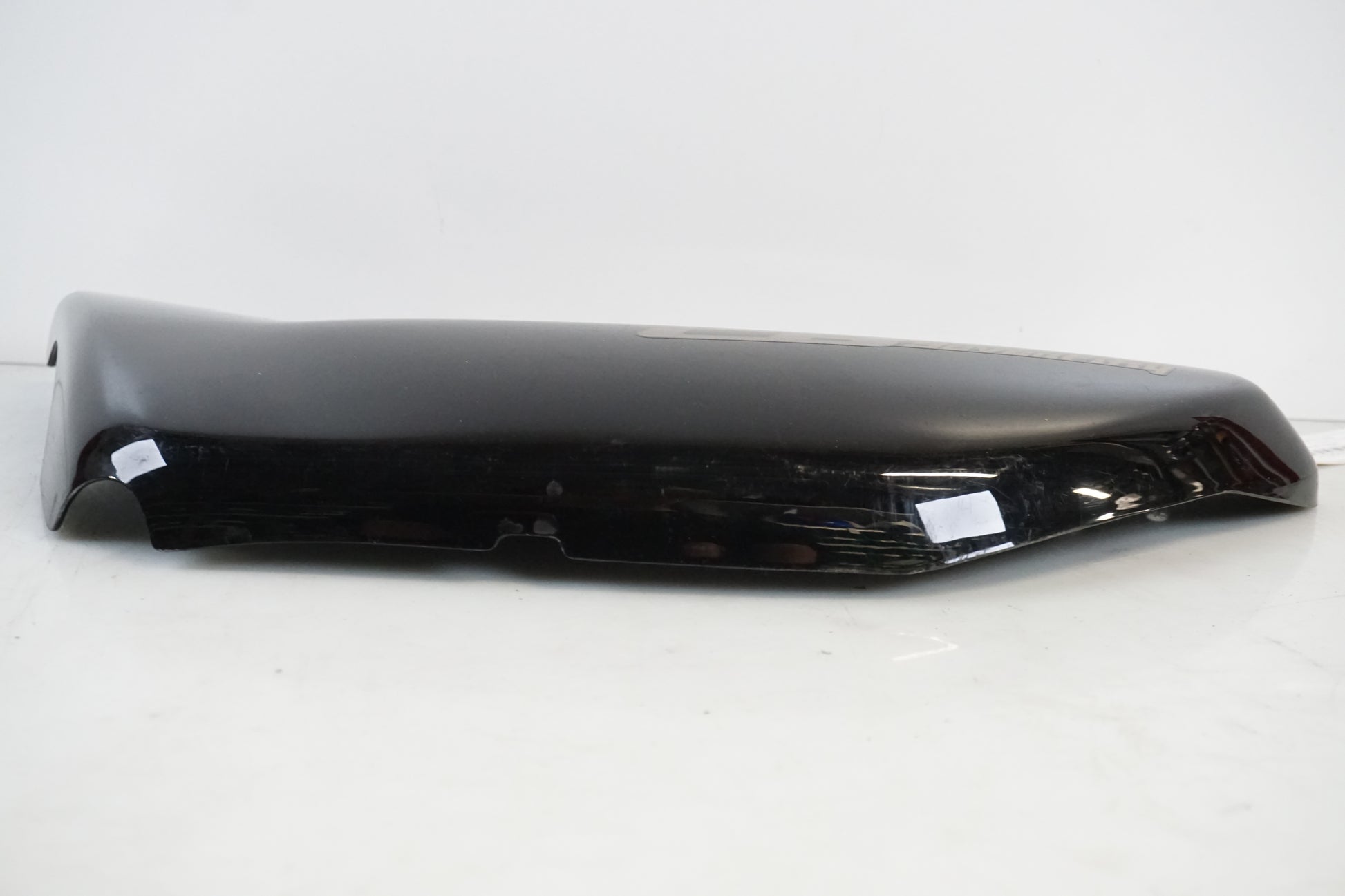 Baksidan på Sidopanel från en Honda CB 750 SF -1999 motorcykel.