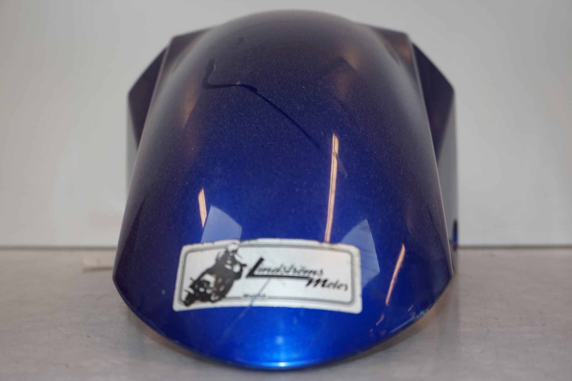 Baksidan på Framskärm från en Suzuki SV 650 -2003 motorcykel.