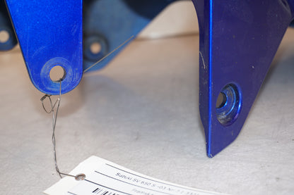 Vänster sida på Framskärm från en Suzuki SV 650 -2003 motorcykel.