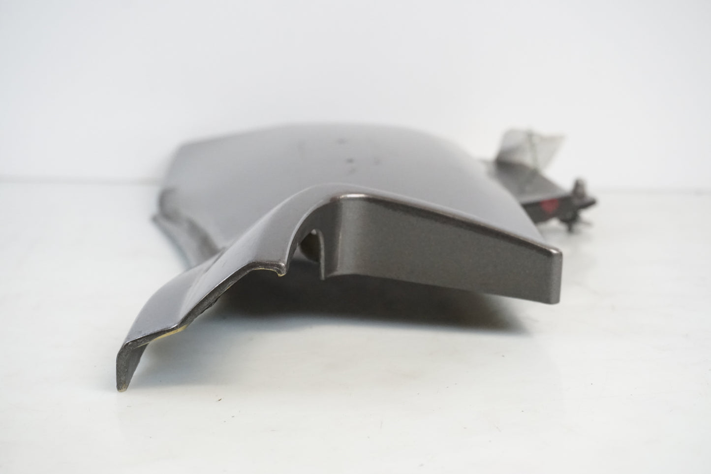 Höger sida på Sidopanel från en Honda CB 650 -1982 motorcykel.